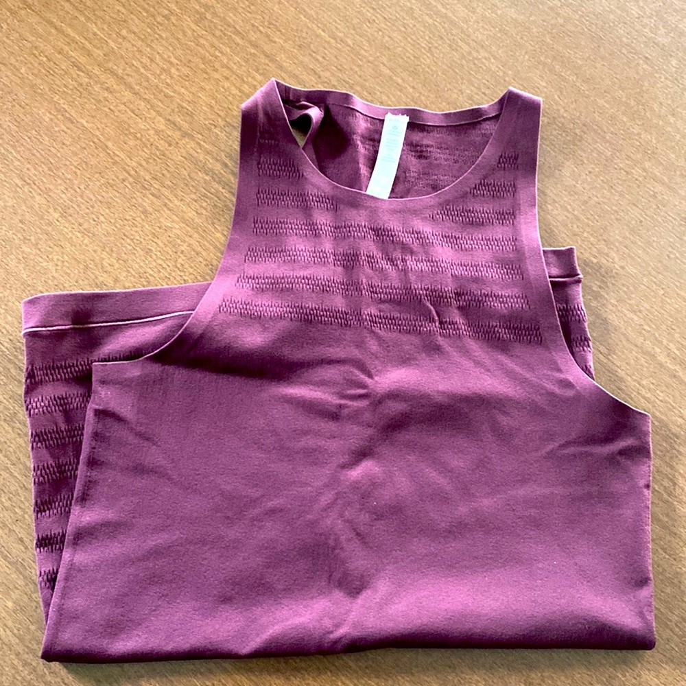 Size 10, maroon Lululemon Reveal tank
